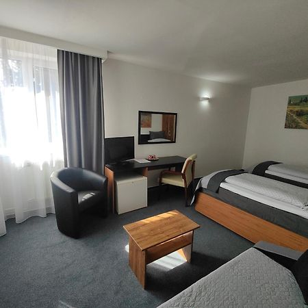 Hotel P7 Lucenec Bagian luar foto