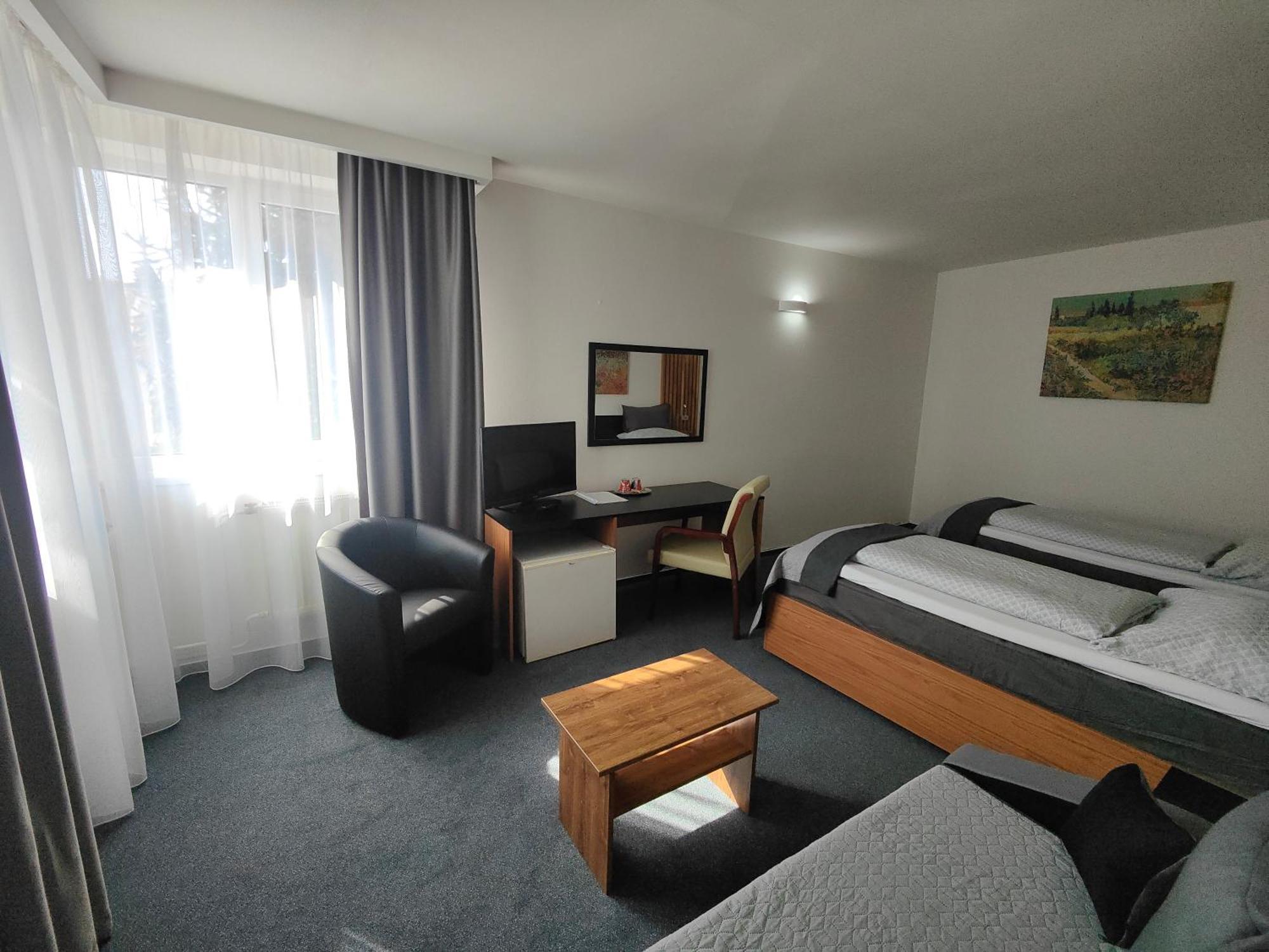 Hotel P7 Lucenec Bagian luar foto