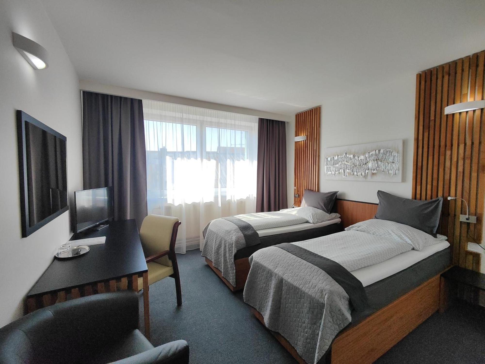 Hotel P7 Lucenec Bagian luar foto