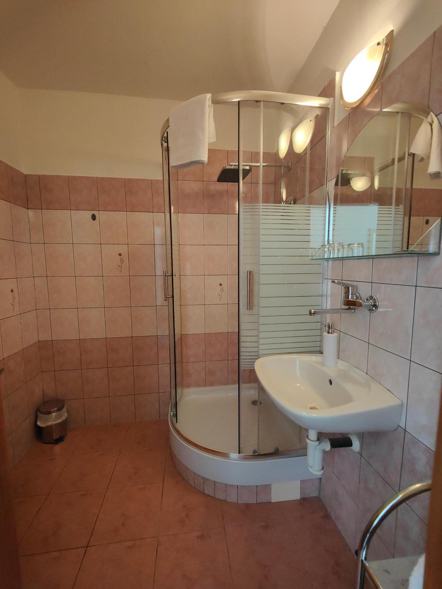 Hotel P7 Lucenec Bagian luar foto