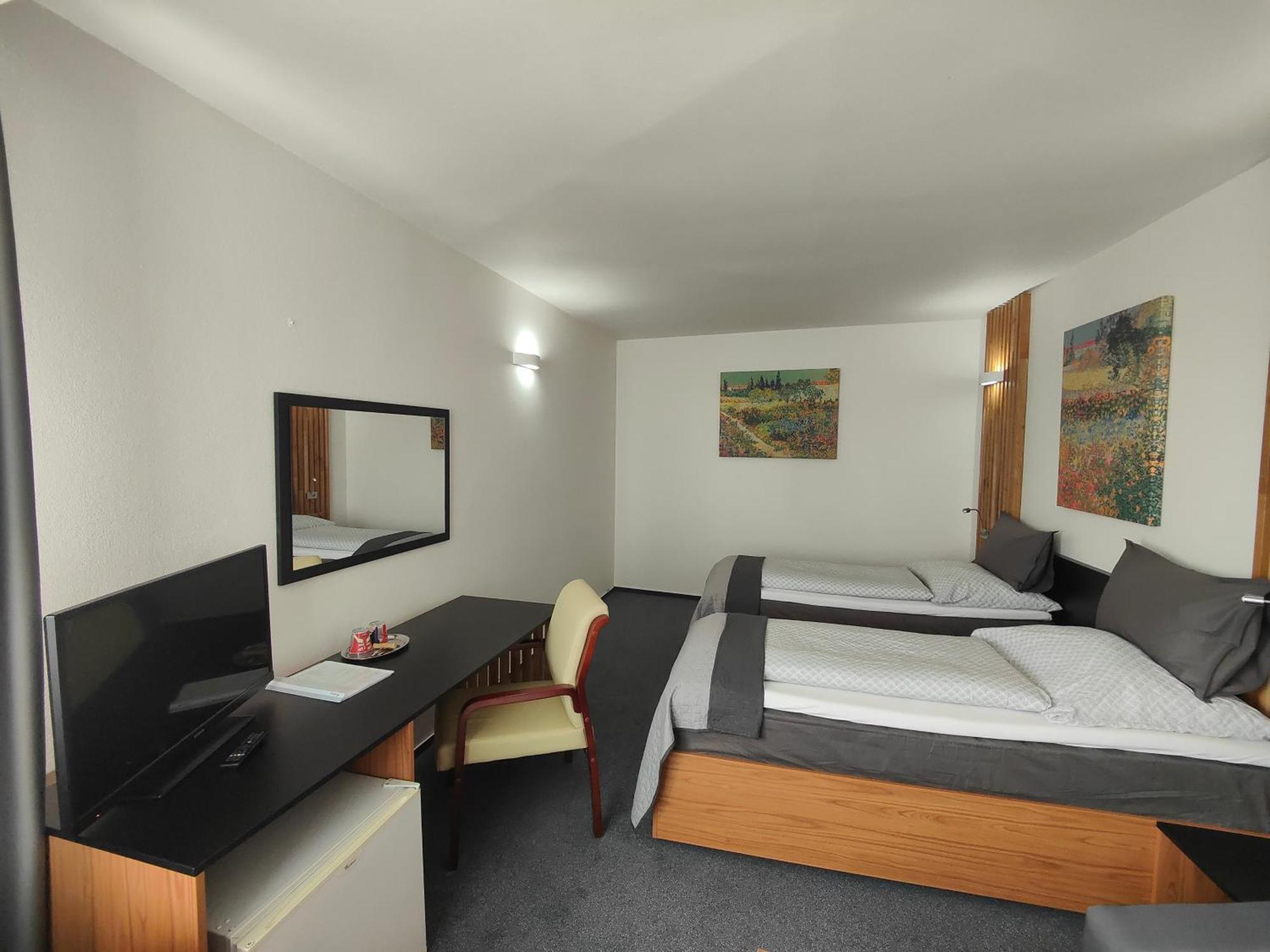 Hotel P7 Lucenec Bagian luar foto