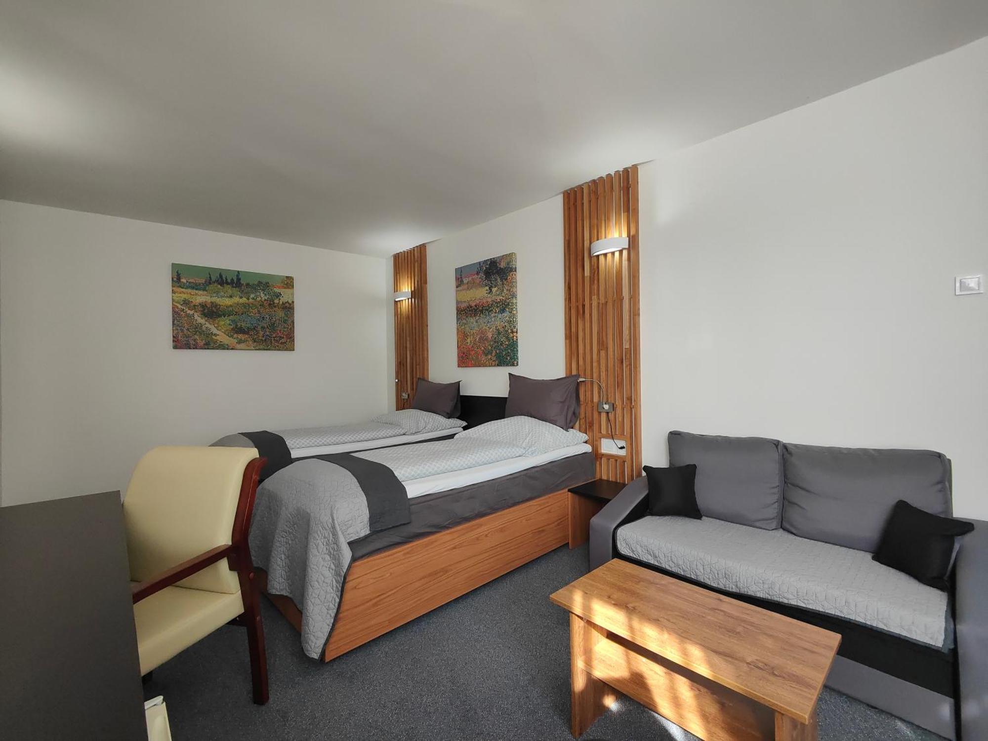 Hotel P7 Lucenec Bagian luar foto