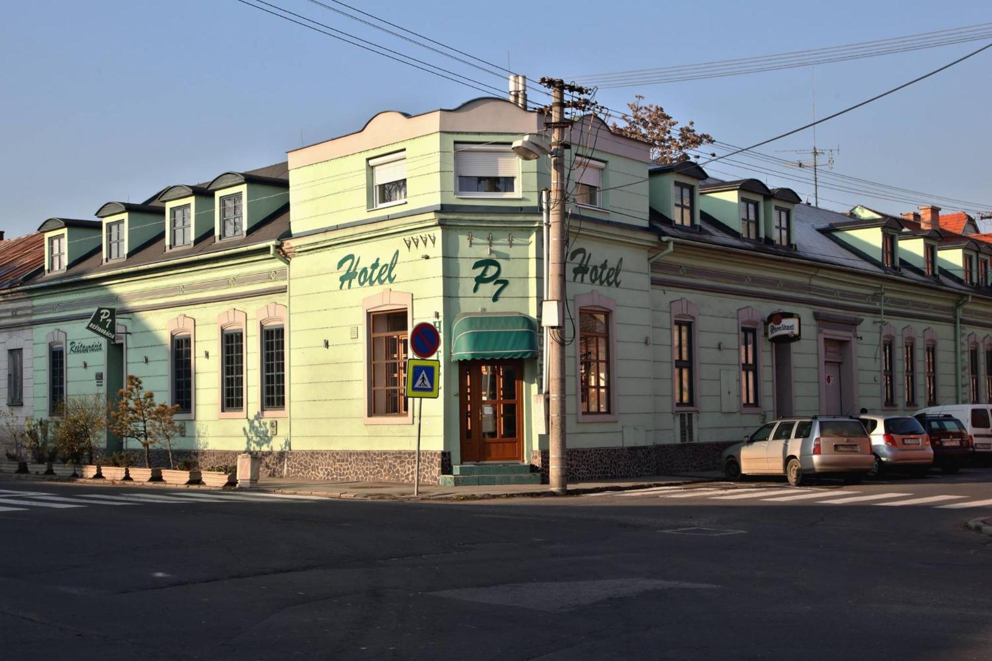 Hotel P7 Lucenec Bagian luar foto